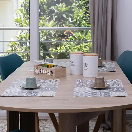 Anassa 10 Boutique Apartman *
